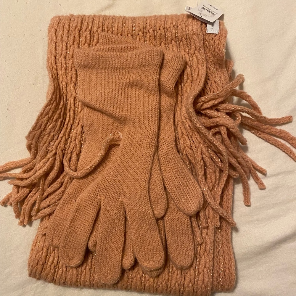 Scarf and gloves